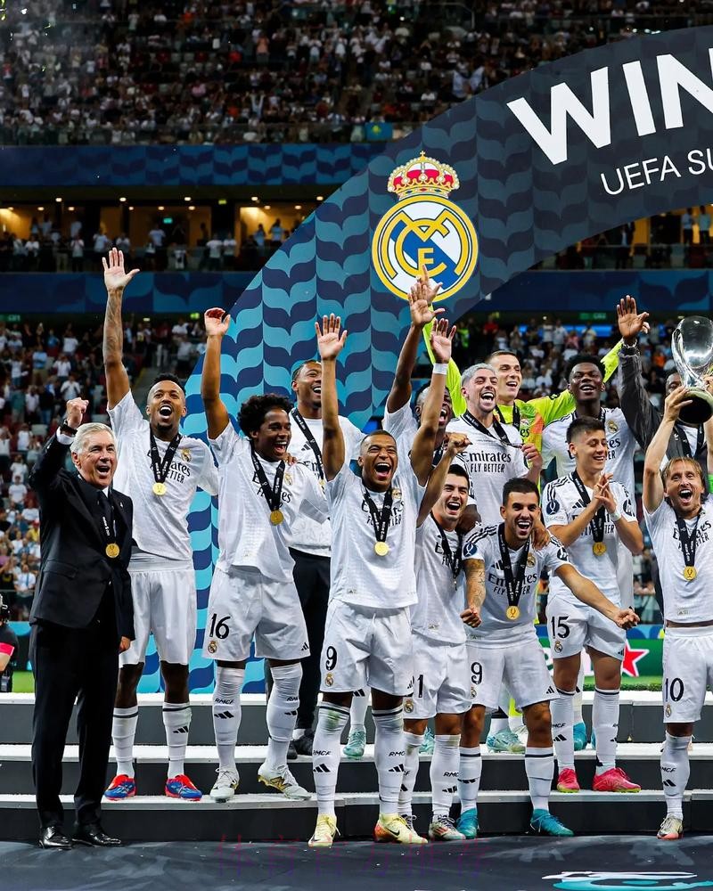 马卡:加冕西甲 皇马将获得6120万欧元联赛排名奖金 马卡:加冕西甲 皇马将获得6120万欧元联赛排名奖金