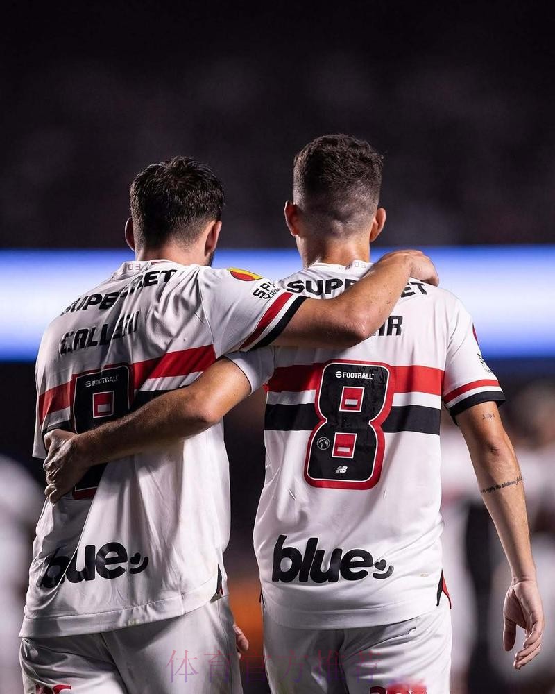 右后卫位置缺人 皇马考虑阿什拉夫和万-比萨卡